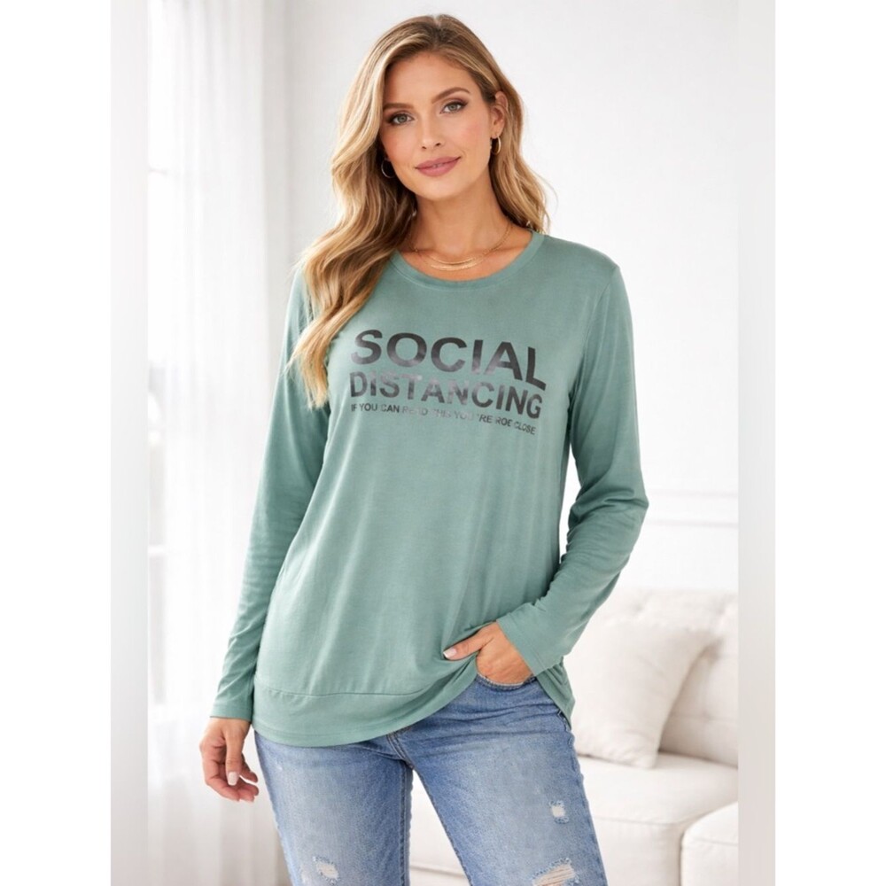 Boutique Green "Social Distancing" Graphic Long Sleeve Top NWOT Women’s XL